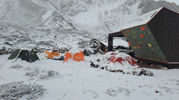 Refugio Volcán Tupungato 