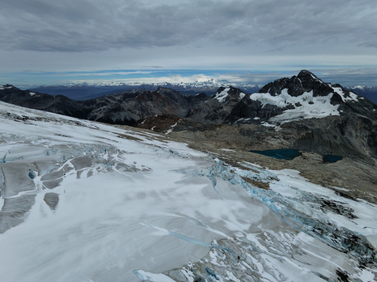Laguna y glaciar Torre Sur del Avellano desde Bahía Murta