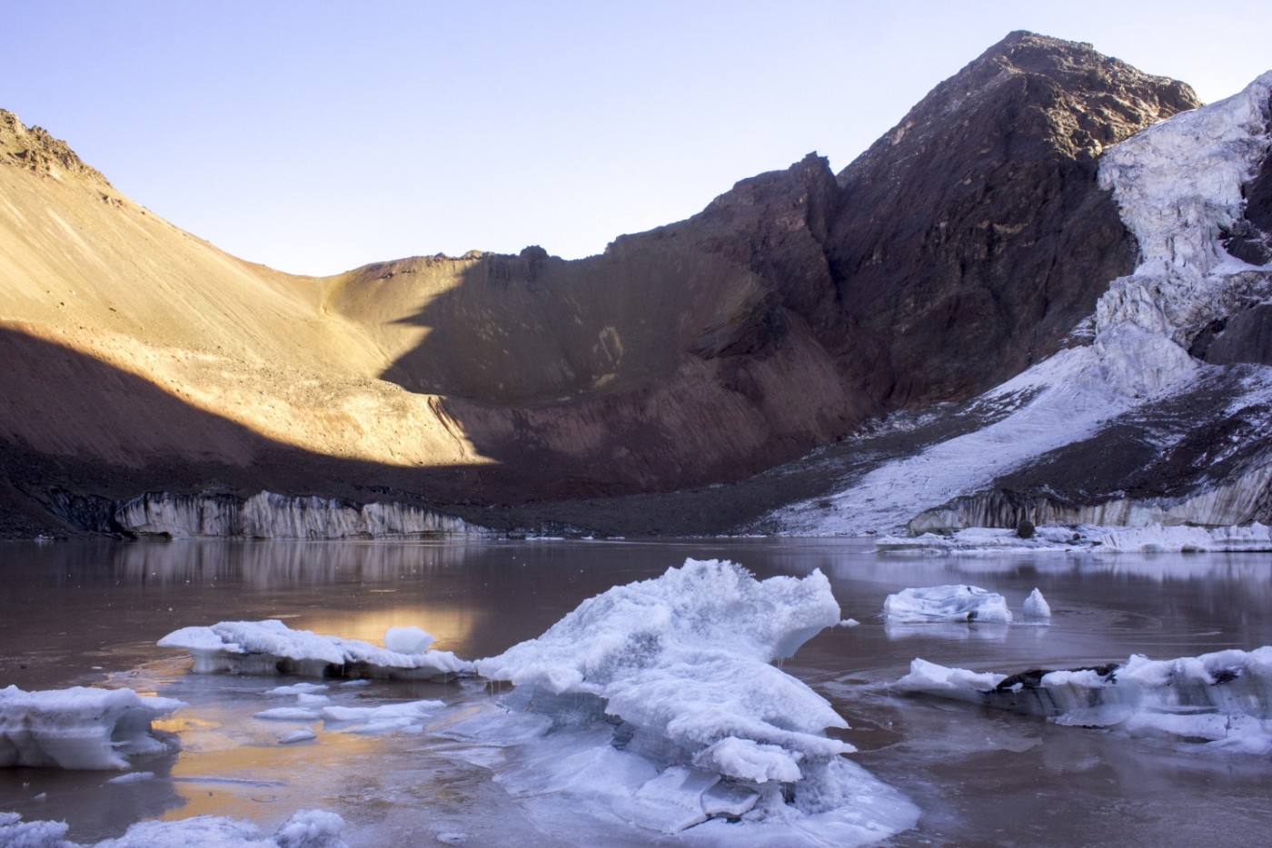 Laguna y Glaciar del Morado