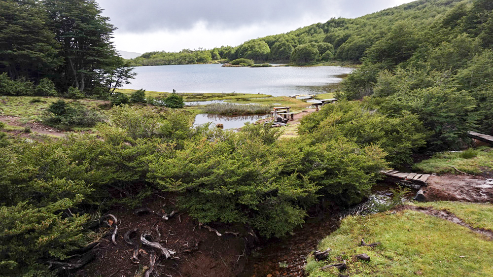 Refugio y laguna Natación