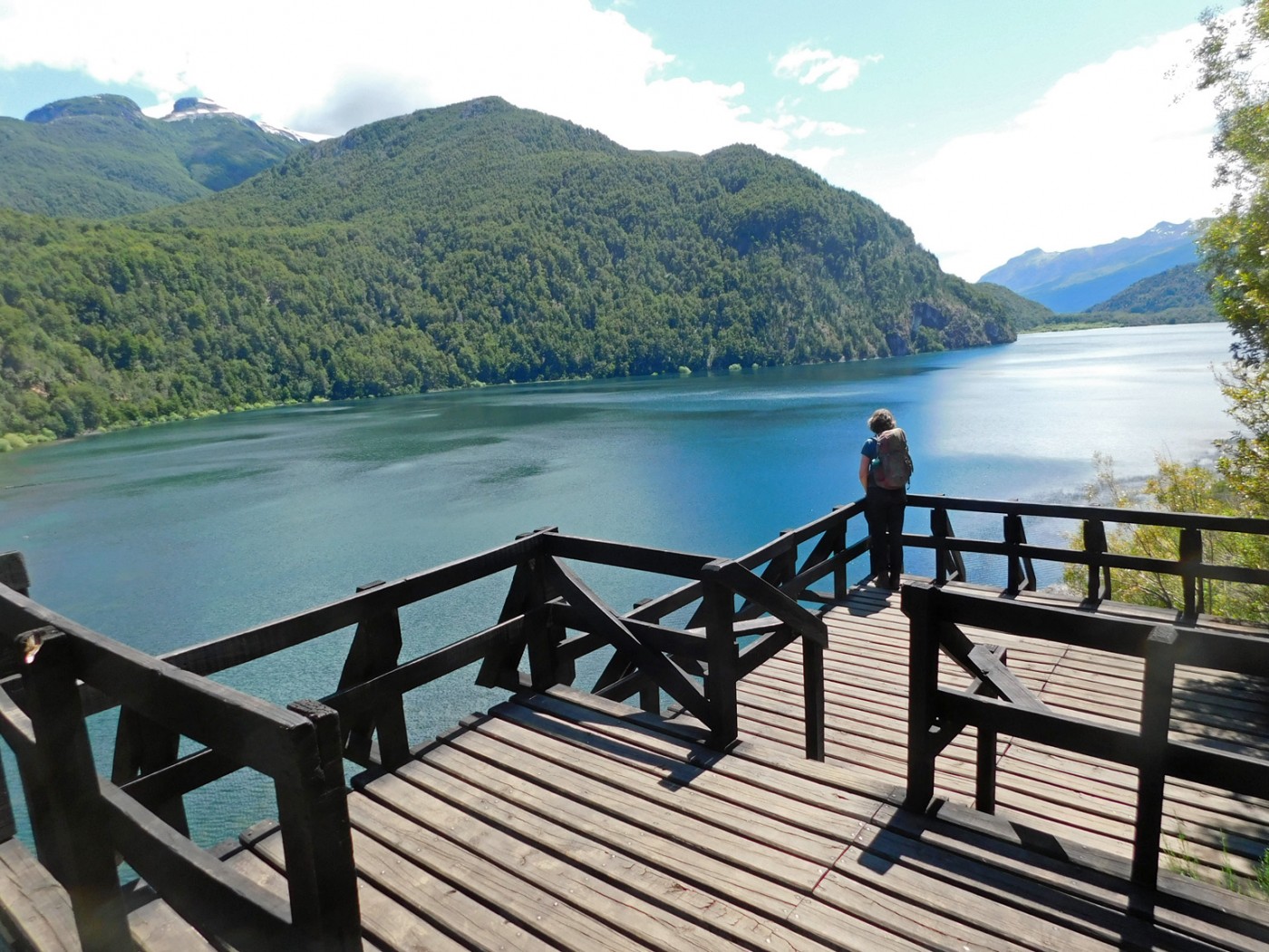 Lahuán Solitario y Lago de las Juntas