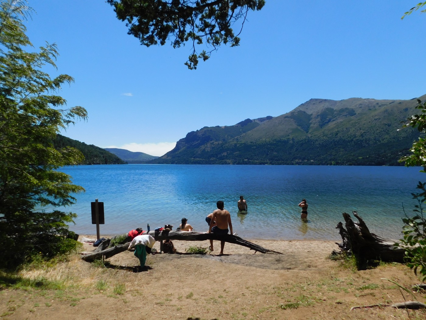Playa Muñoz desde Camping Baqueanos