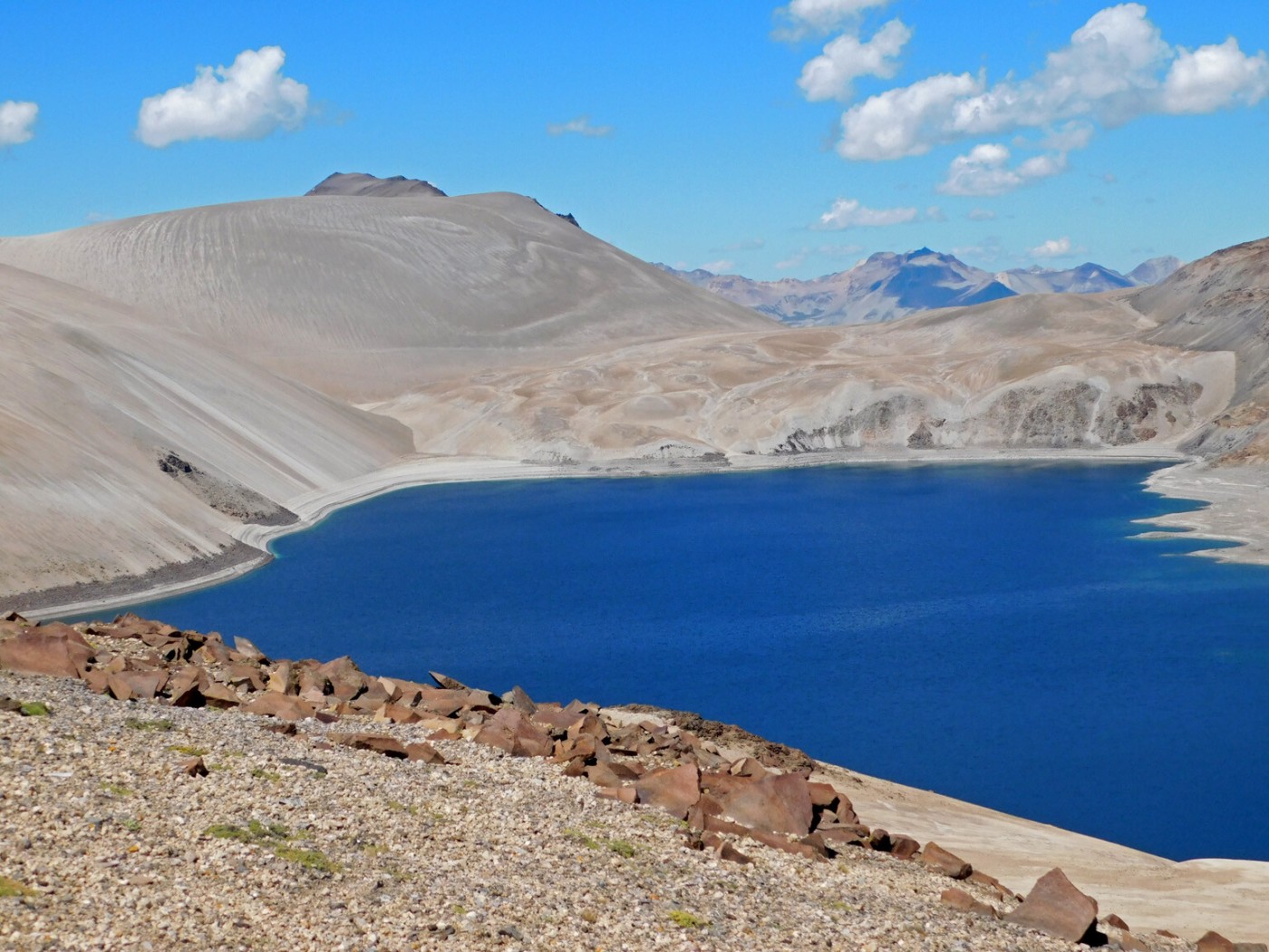 Laguna Cari Launa