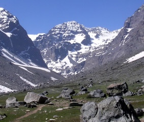 Altar Falso en primavera
