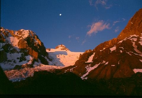 Oscurece en el Cortaderas