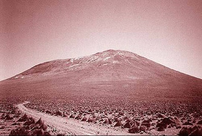El cerro De Tapa visto desde la carretera