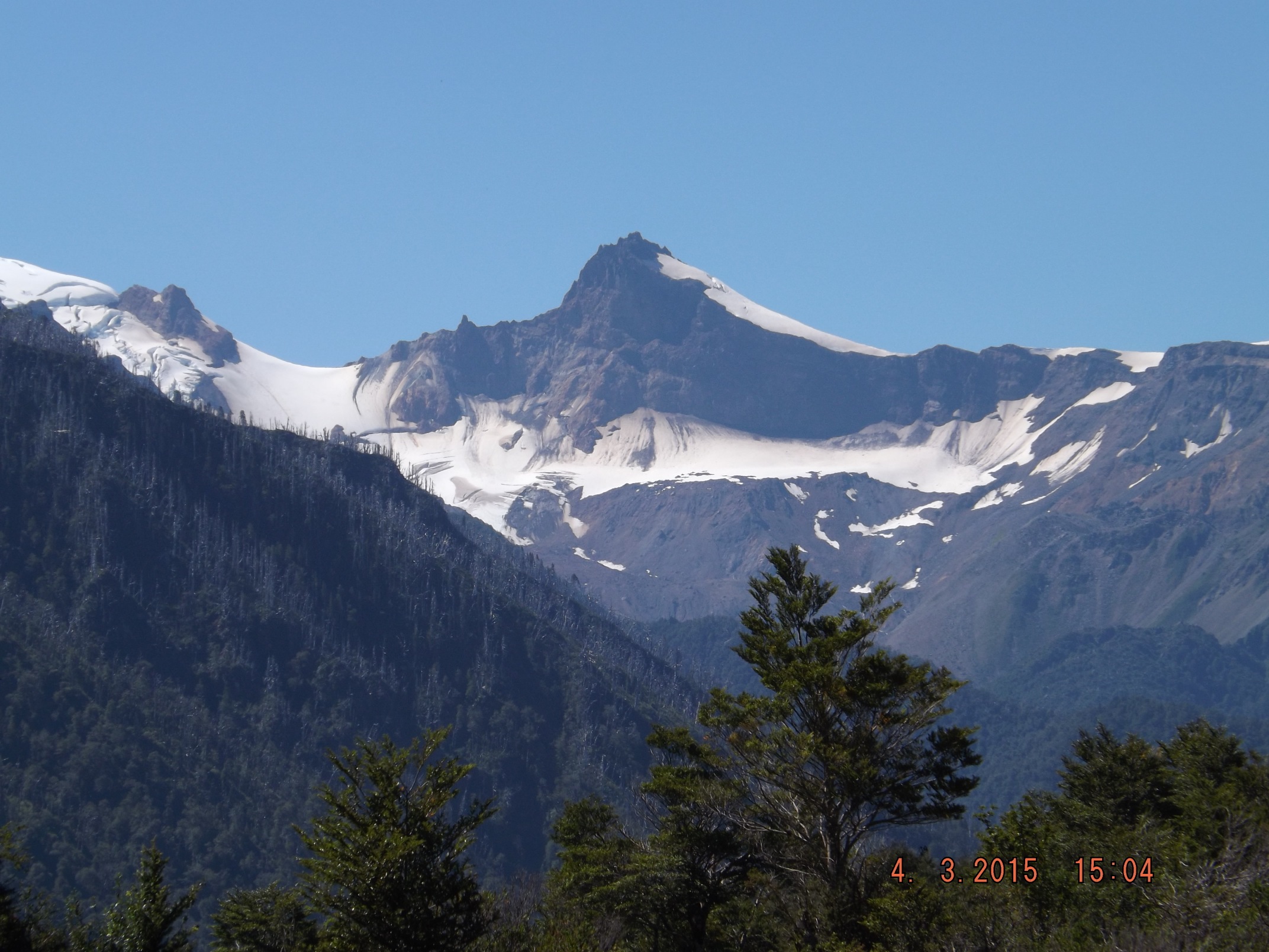 Volcán Yates desde lago Cabrera 03/2015