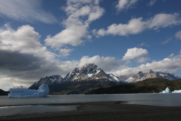 Macizo desde playa Grey