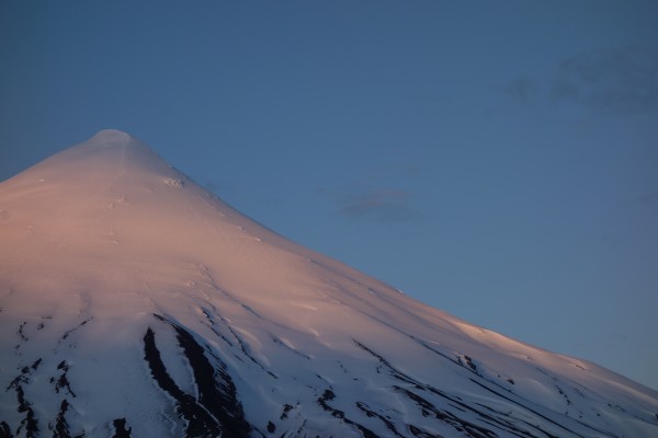 Amanecer en la cara este del Osorno desde La Picada