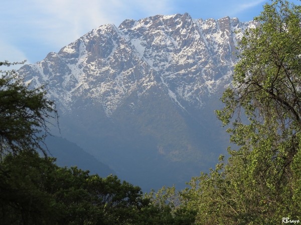 Restos de nieve en el cerro