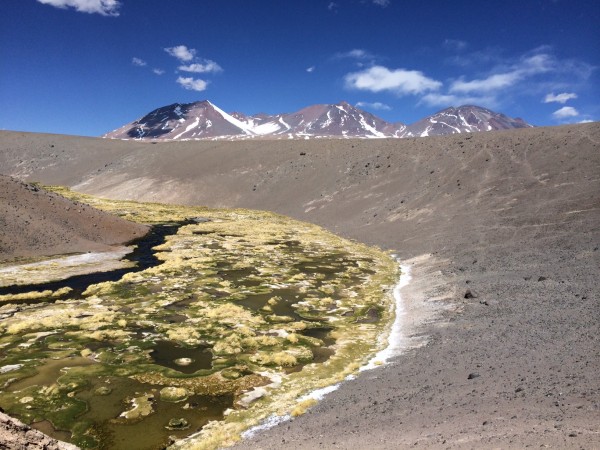 Macizo del Tres Cruces desde el río Lamas