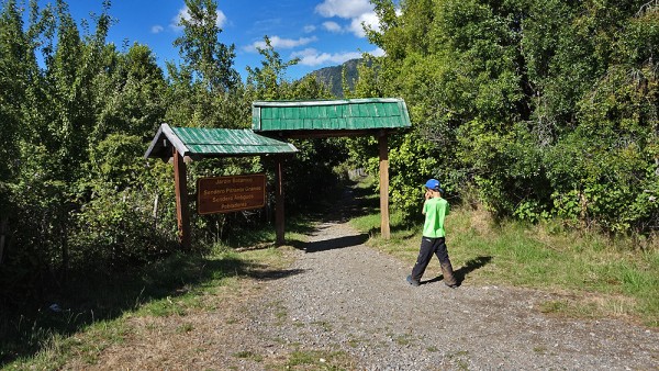 Entrada a los senderos