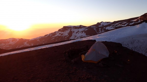 Campamento al Final de Cancha de Carreras