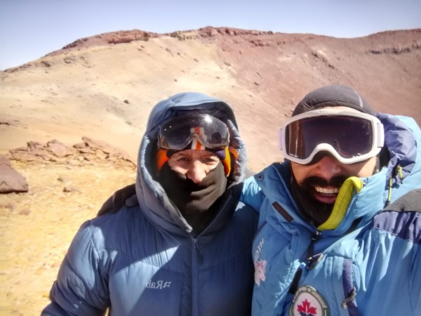 Cordada en el cráter