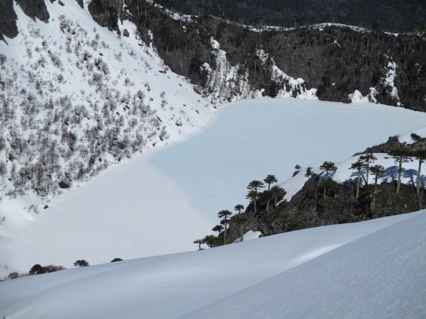 Laguna San Manuel congelada en primavera