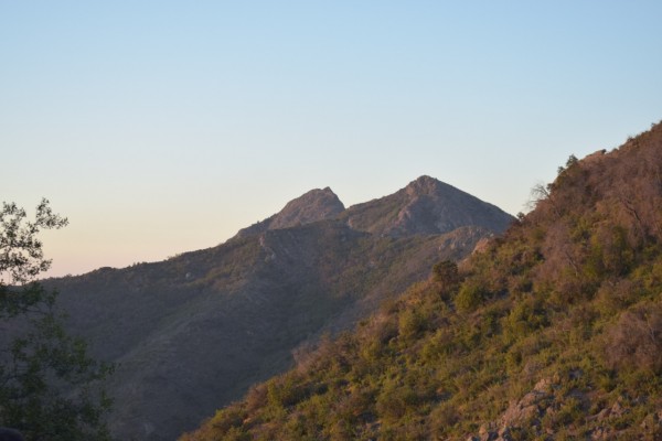 La Campanita (izq) La Buitrera (der)