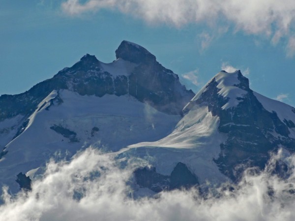 Vista a las cumbres Internacional y Argentina