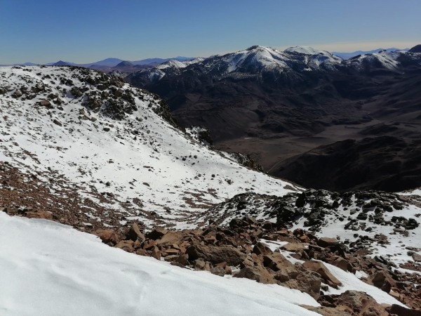 Observando al volcán Putana