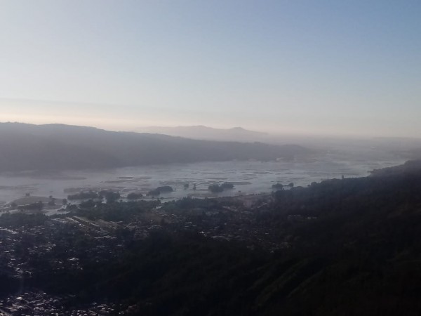 Vista desde la cumbre hacia la desembocadura