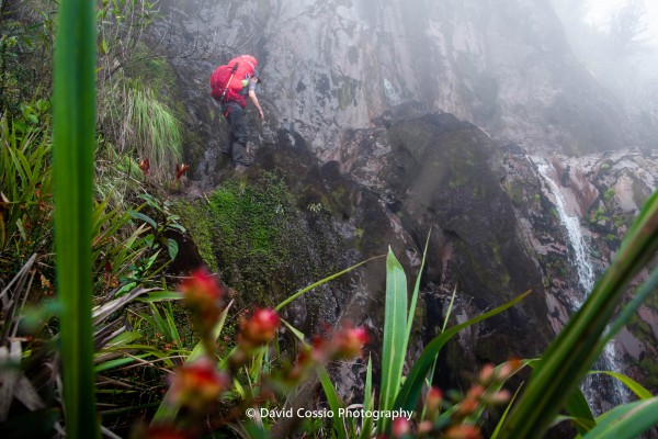Paso por cascadas y quebradas