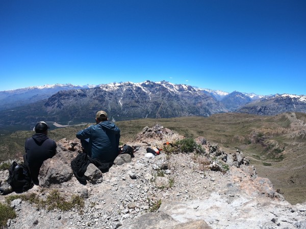 Contemplando el hermoso Cordón de Manantiales