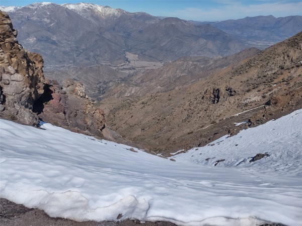 Vista de la carretera antes del filo cumbrero