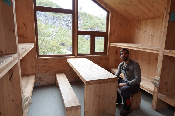 Interior del refugio Juan Pablo Mohr (Fundación Deporte Libre)