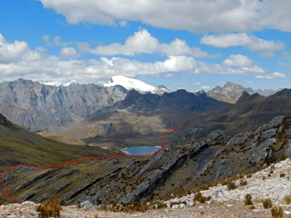 Vista desde el paso hacia la laguna Carnicero Vista desde el paso hacia la laguna Carnicero