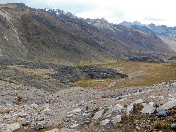 Bajada hacia el Campamento Elefante Bajada hacia el Campamento Elefante