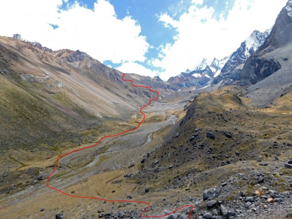 Ruta por quebrada Sarapococha Ruta por quebrada Sarapococha