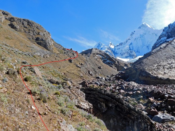Avanzando por quebrada Sarapococha Avanzando por quebrada Sarapococha