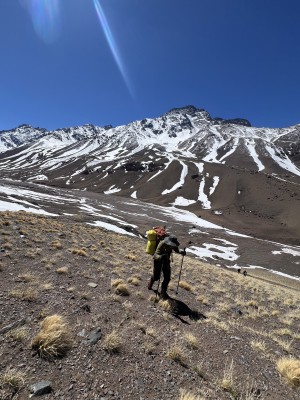 Comienza la pendiente, caminando hacia el oeste 