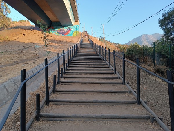 Escalera inicio de ruta