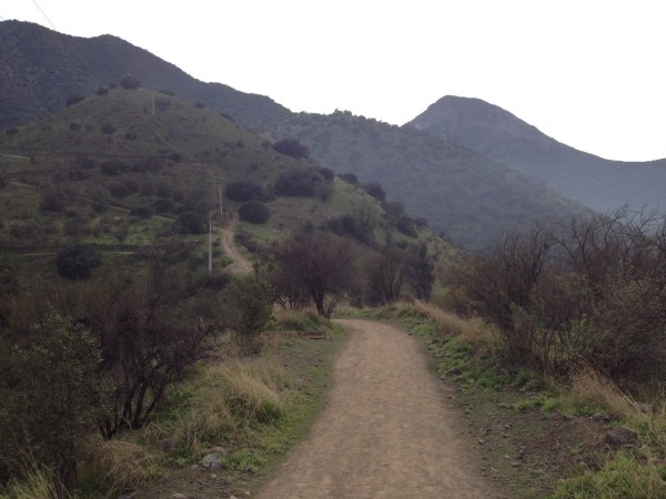 Inicio del sendero por el filo