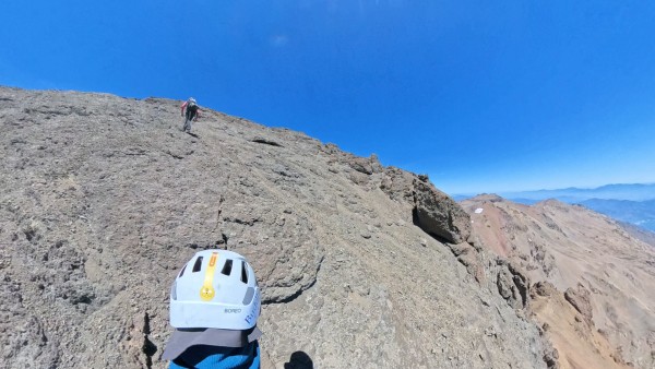 Ataque cumbre Manantiales