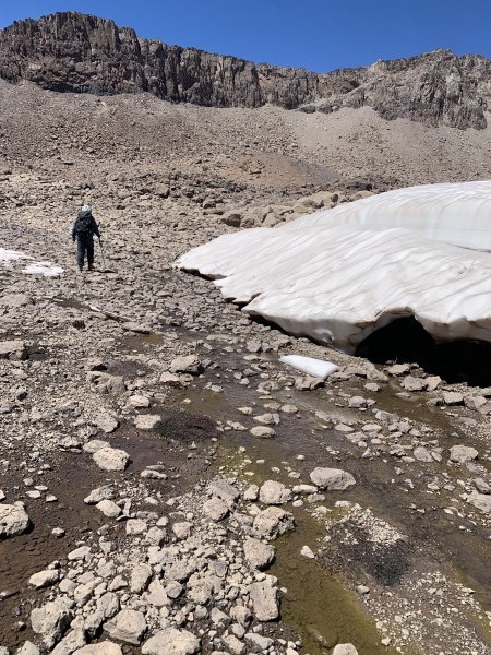 Vertientes explanada netre Cerro Sesquicentenario y Cerro Manantiales