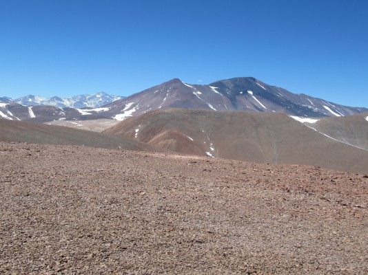 Co. de Los Patos o Tres Quebradas 6.239msnm & Vn. Ojos del Salado 6.893msnm