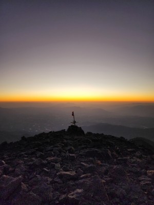 CumbreFoto: 18La cumbre está marcada con hito como se ve en la foto.Benjamin Villaleiva