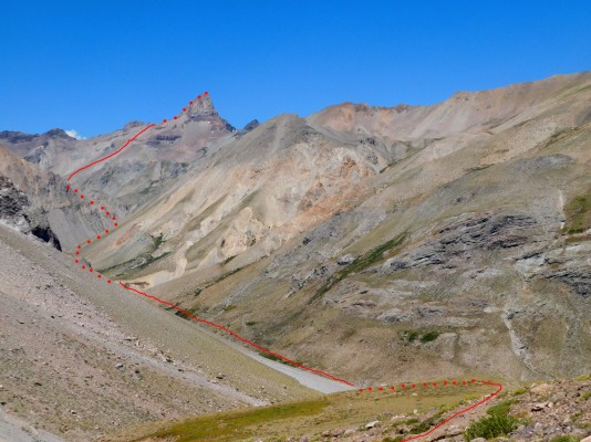 Vista de la ruta bajando al estero Huemulino