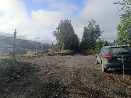 Área de estacionamientoFoto: 1En la propiedad que se ve junto al camino también es posible estacionar (el momento de la fotografía no se encontró a los propietarios).Nicolás Berríos