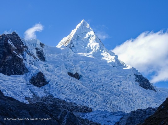 Alpamayo en la mañanaFoto: 14Justo antes de empezar la subida a Gara GaraAntonio Chávez S.S.
