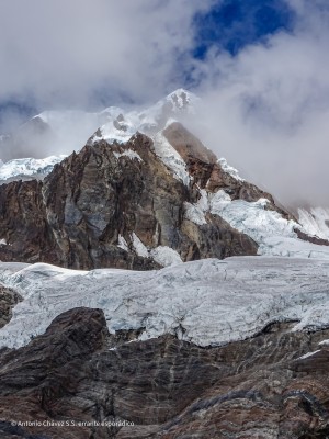 Pucajirca Norte (6030m)Foto: 19Vista desde el Paso YanacónAntonio Chávez S.S.