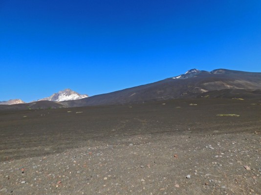 Vista al Antuco y Sierra VelludaFoto: 4Foto tomada hacia el Oeste.Álvaro Vivanco