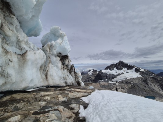 Laguna y glaciar Torre Sur del Avellano desde Bahía Murta