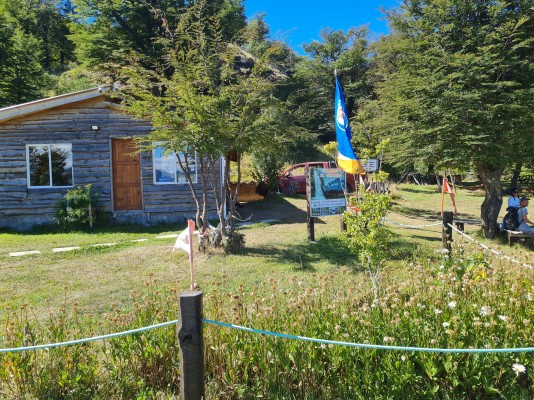 Camping inicio sendero Foto: 3Existe un camping con distintos servicios y venta de productos/víveres al inicio del sendero Simón Olfos