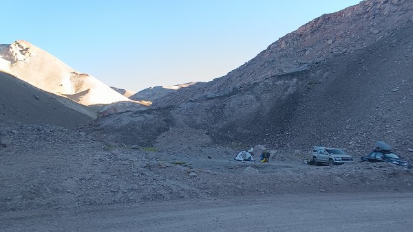 EstacionamientoFoto: 1En la entrada de la quebrada Vegas Escondidas se puede estacionar y armar un campamento.Juan Pablo Cabbada Bergez