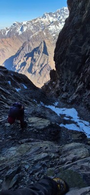 Subiendo el segundo tapón.Foto: 19Gladys Gonzalez