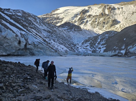 Laguna de la HoyaFoto: 20Buena fuente de agua líquida junto al campamento La Hoya. 29 de marzo 2026José Antonio Mena