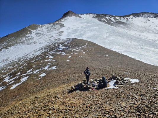 Vista a la ruta desde la pirca del incaFoto: 26Actualmente la ruta se ve sin el cruce del glaciar que existía antiguamente. Foto de 29 de marzo 2026José Antonio Mena 