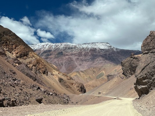 Nevado OlivaresFoto: 1Vista del Nevado Olivares desde el camino hacia el paso internacional Agua Negra.Adolfo Dell´Orto